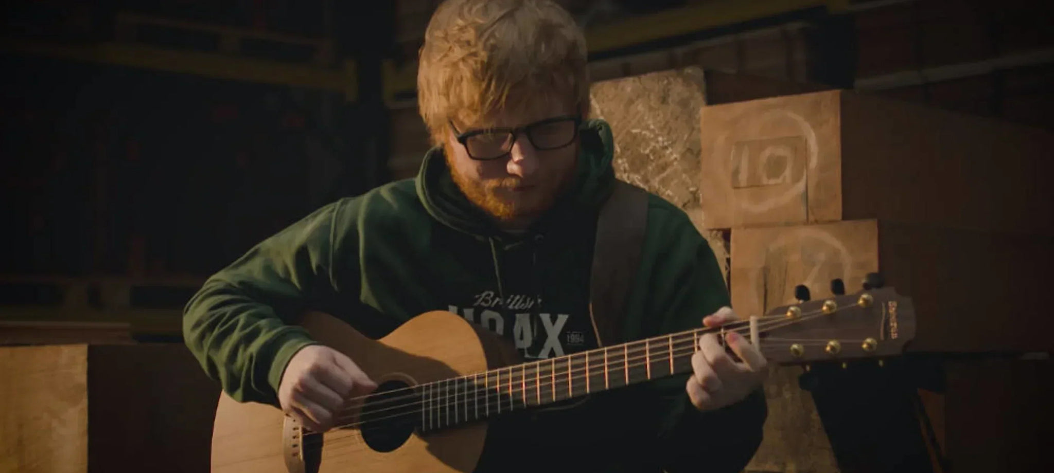 What guitar does Ed Sheeran play?