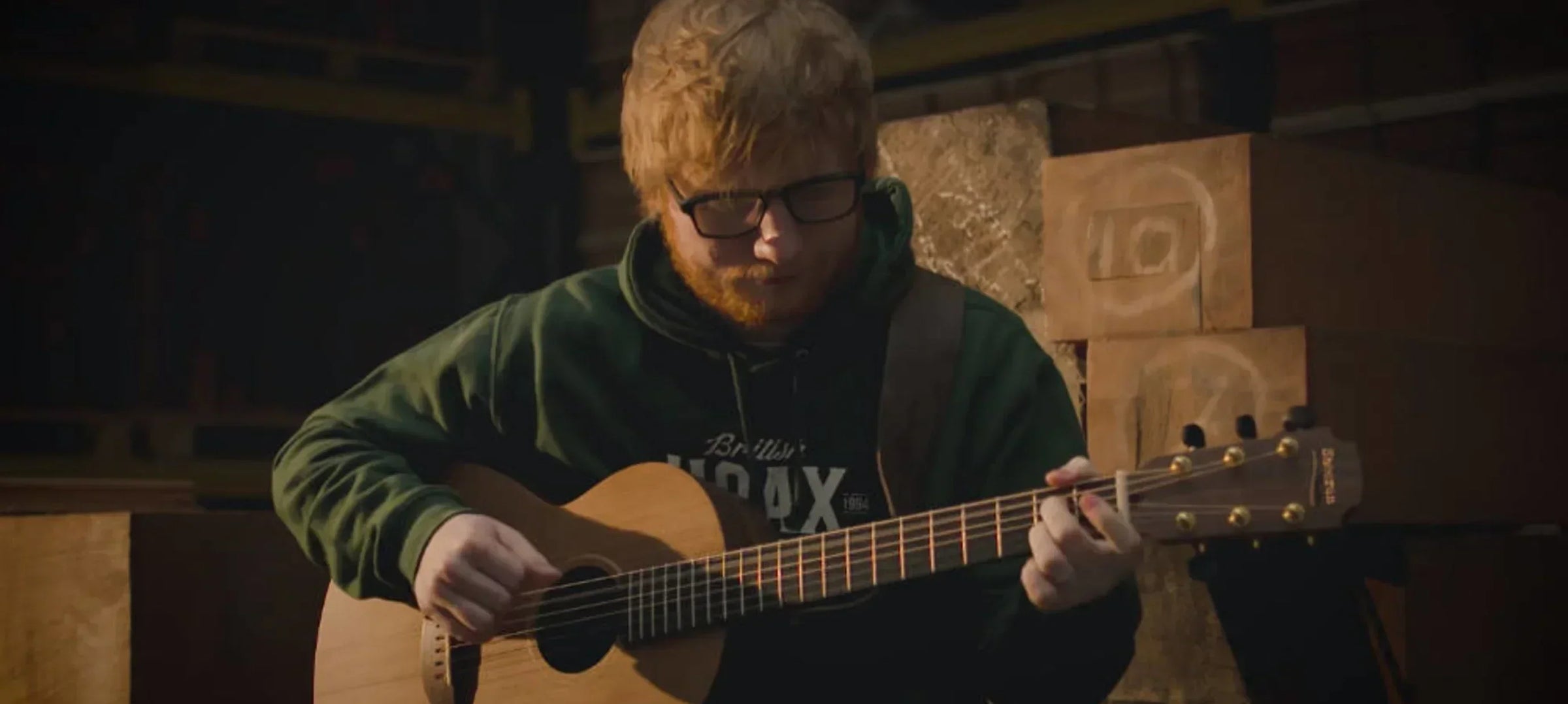 What guitar does Ed Sheeran play?