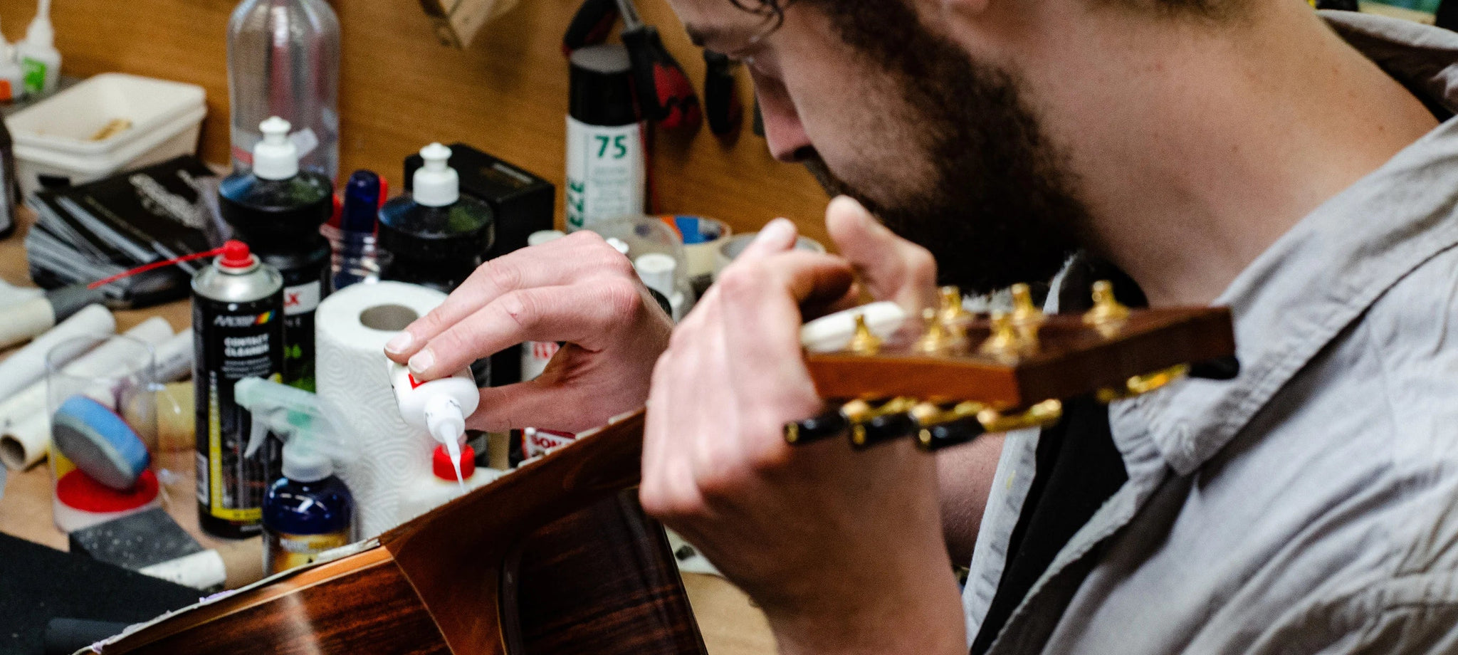 How and when to restring my guitar?