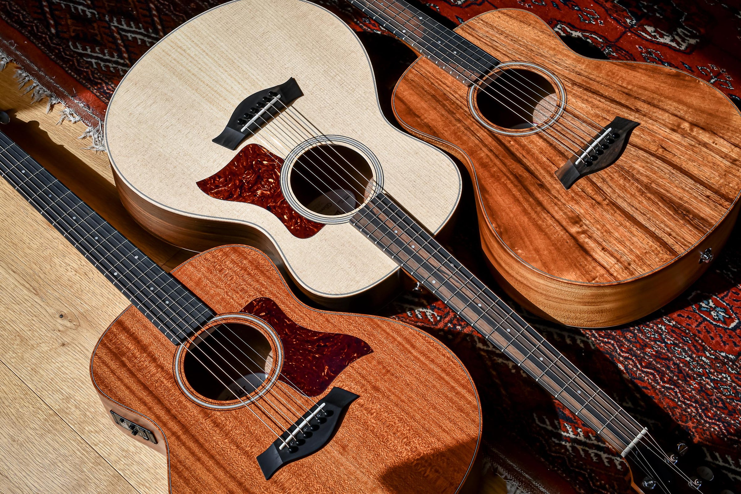 Mini & Travel Guitars