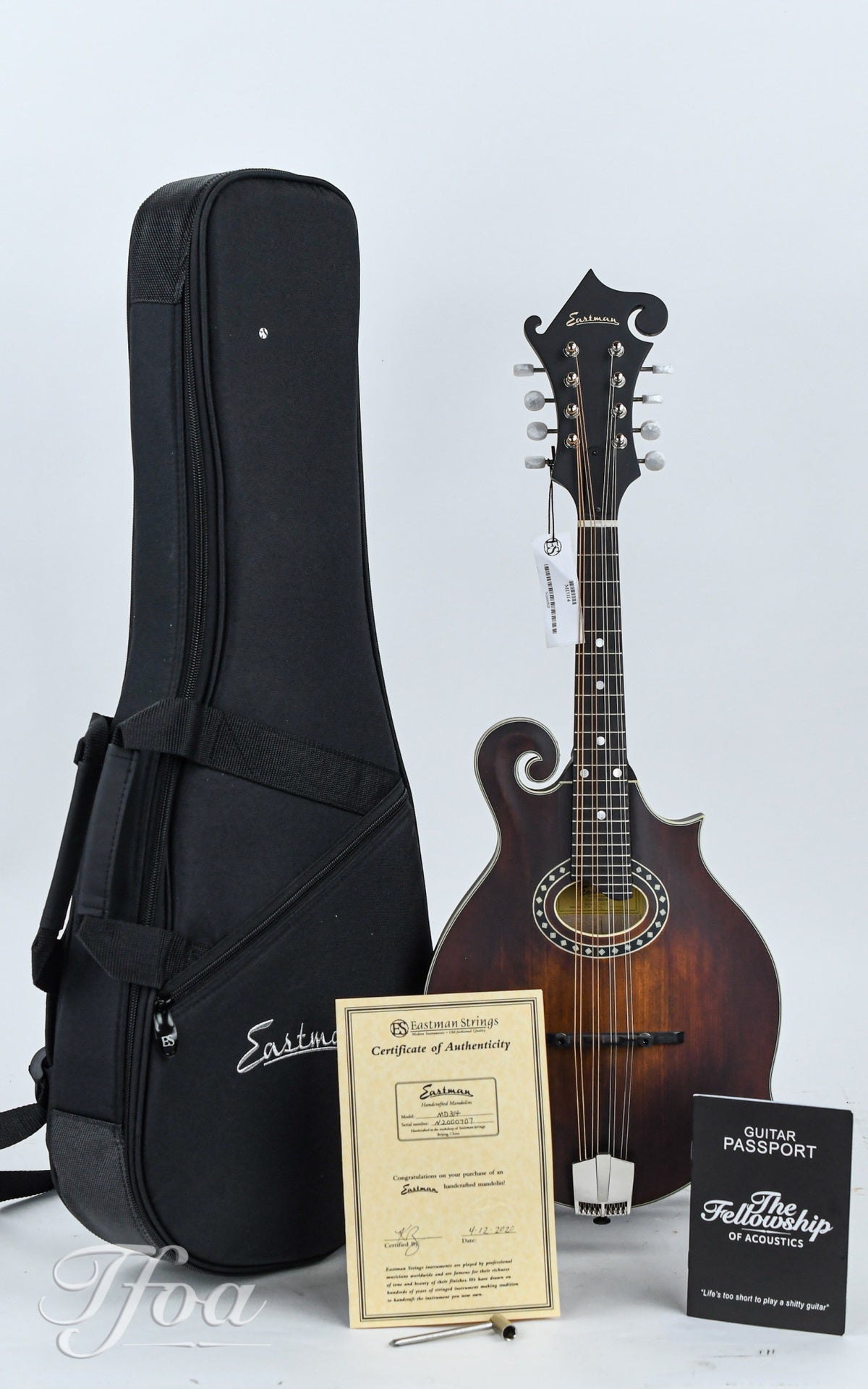 Eastman MD314 F Style Oval Hole - 3