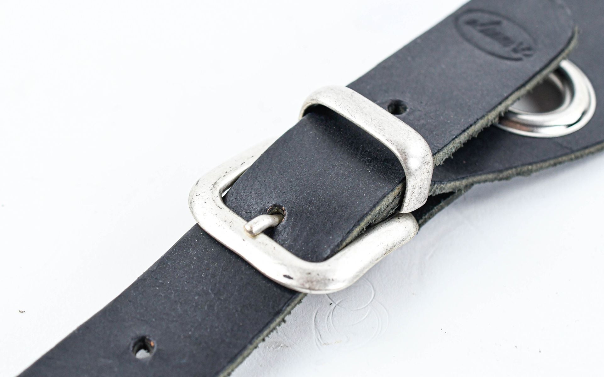 TFOA Liam's Knuckles and Leather Guitar Strap Black