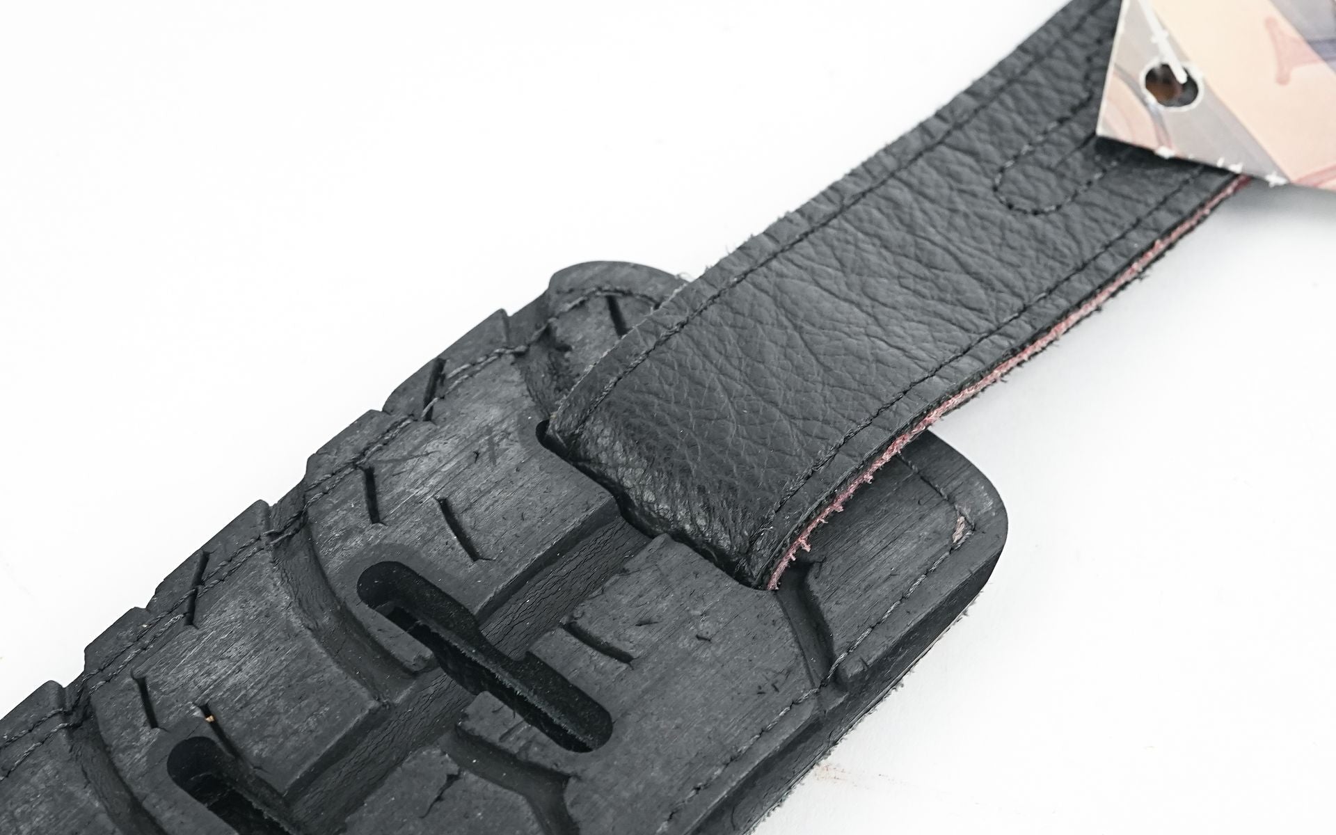 Levy's Strap Car Tire M26TR