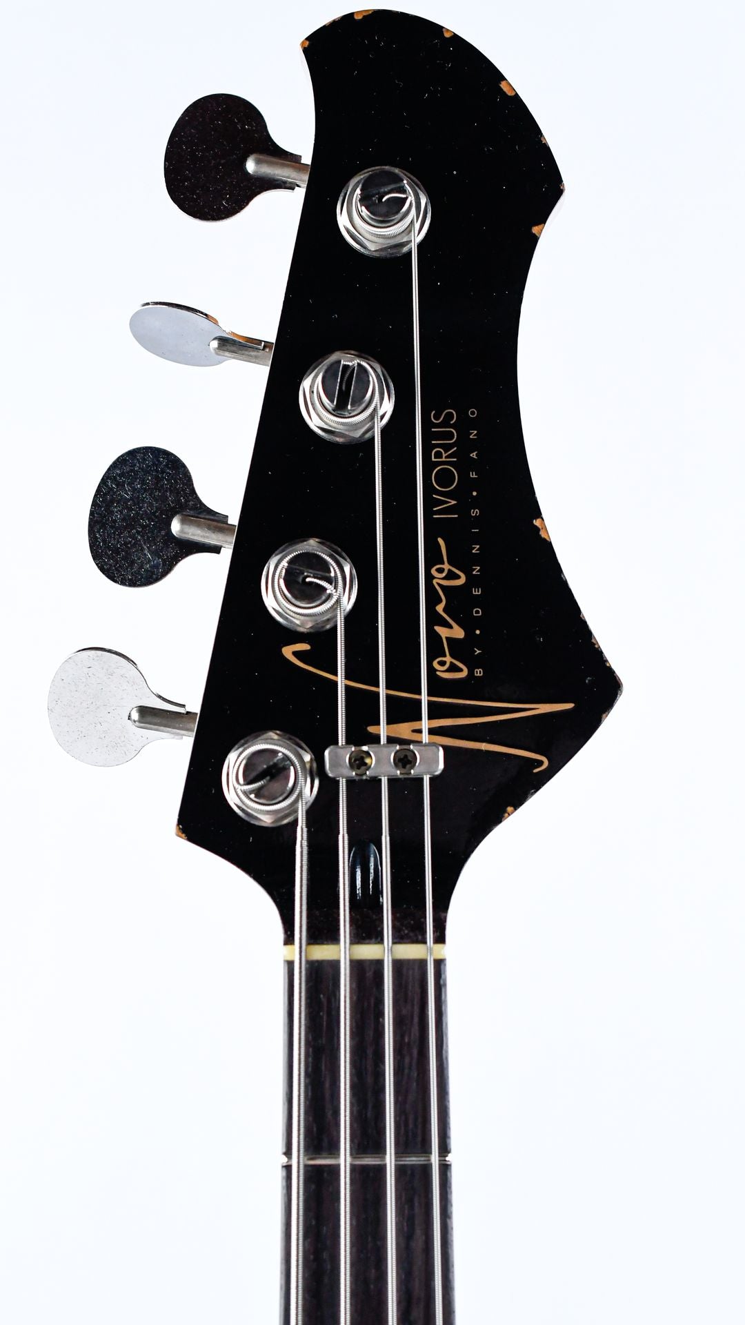 Novo Ivorus Bass 3 Tone Burst Light Aged