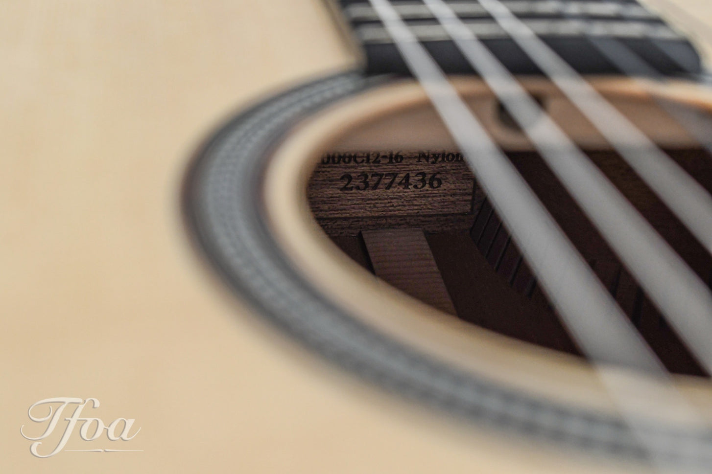 Martin 000C12 16E Nylon Crossover - 11