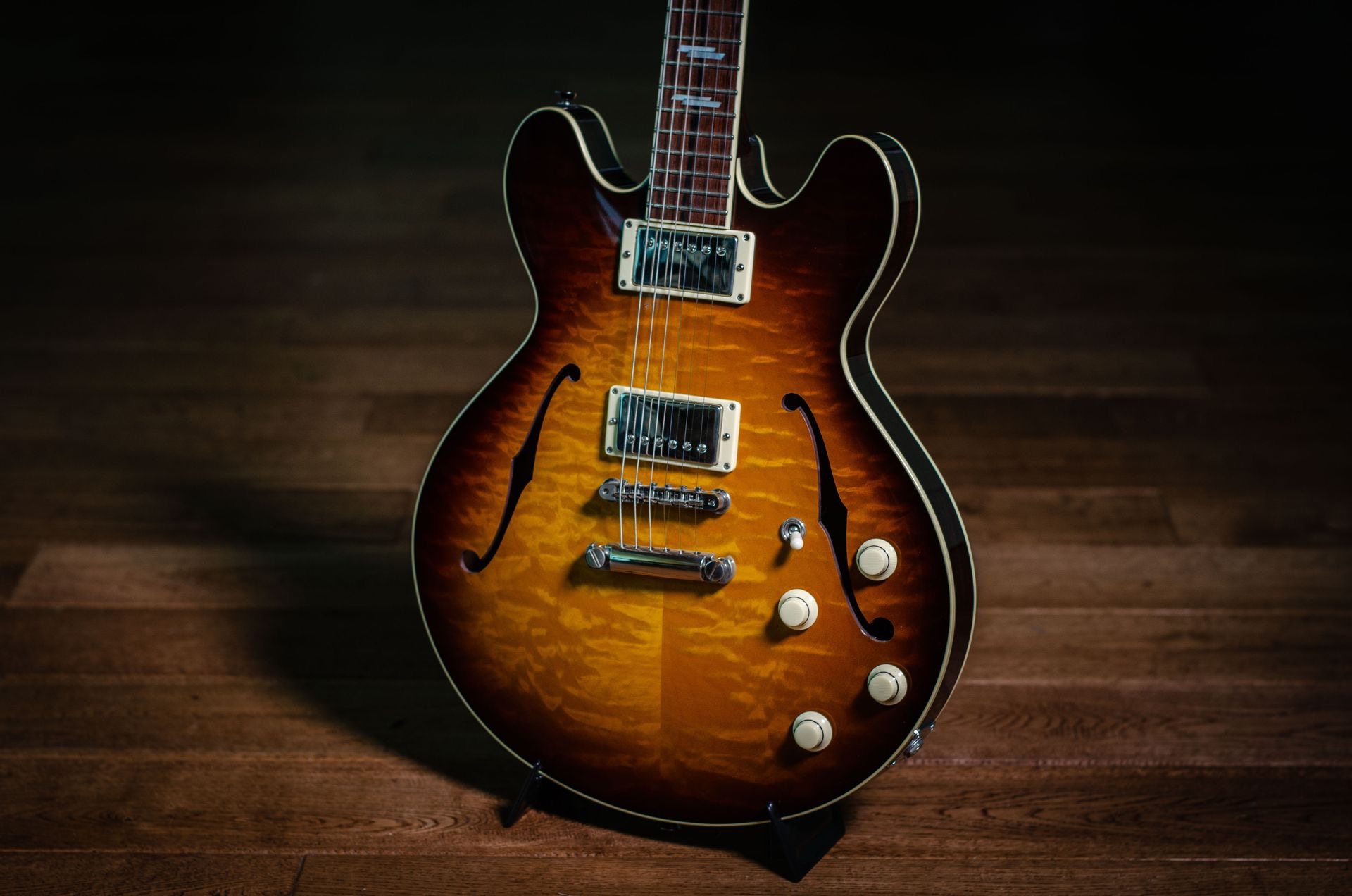 Collings I35 Deluxe Guitar