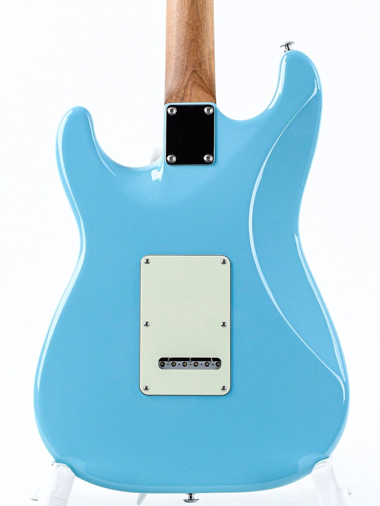 Suhr Classic S Vintage Limited Daphne Blue-6.jpg