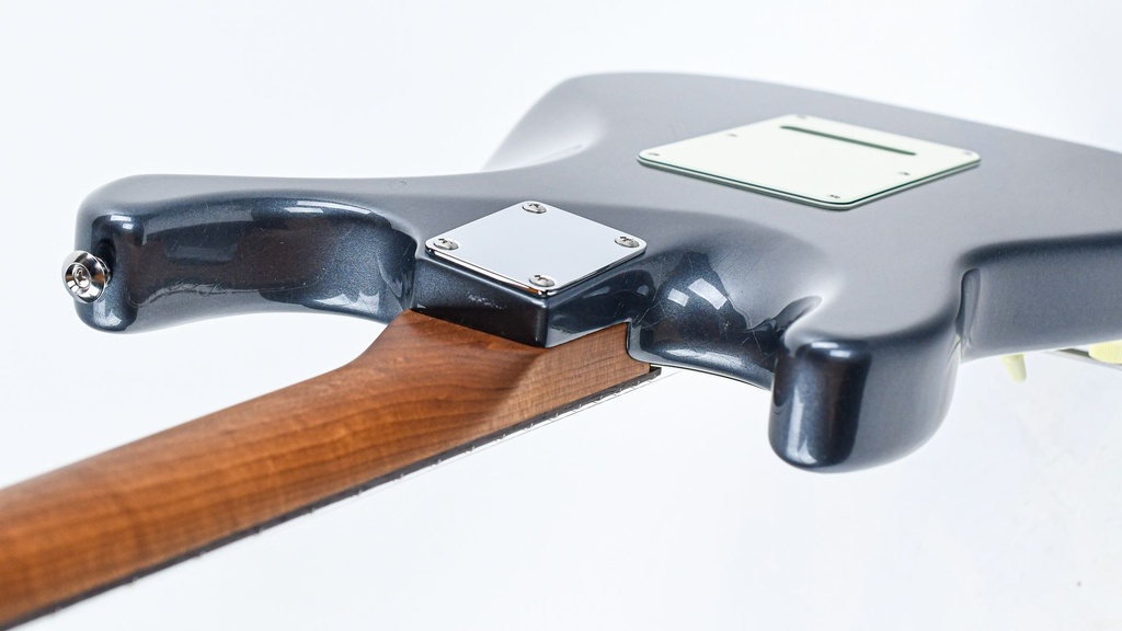 Suhr Classic S Vintage Limited Charcoal Frost-9.jpg