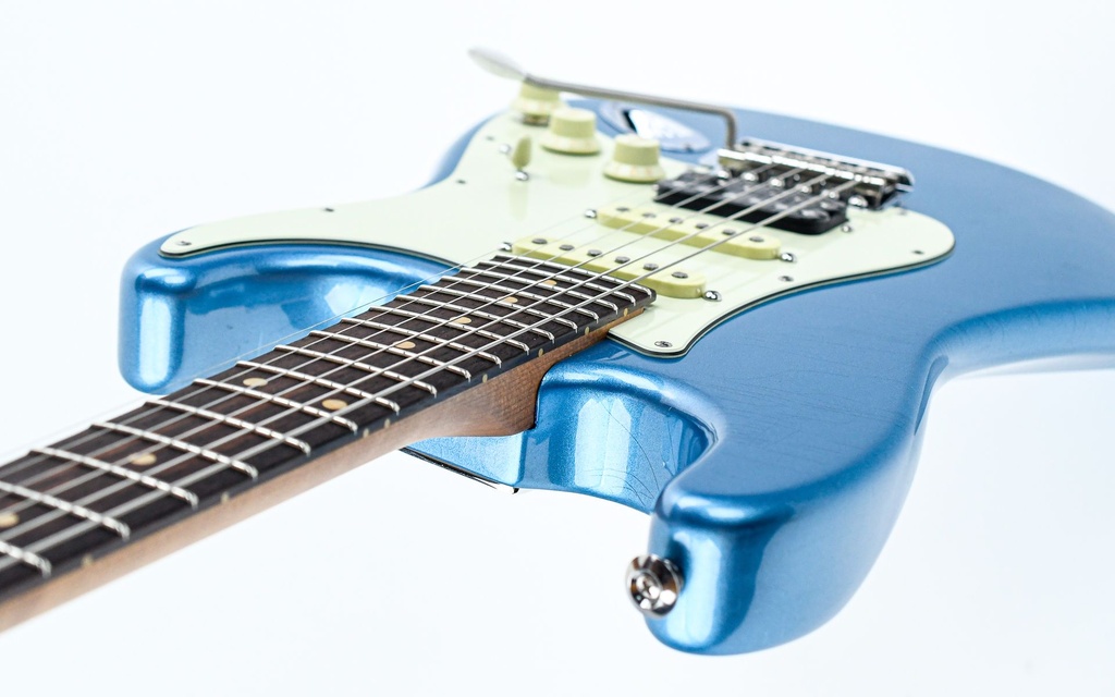 Suhr Classic S Vintage Limited Lake Placid Blue HSS-8.jpg