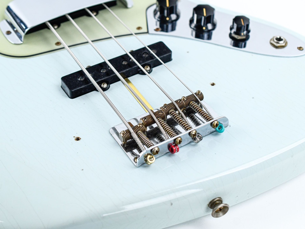 Fender Custom Shop B3 63 Jazz Bass Journeyman Faded Aged Sonic Blue-11.jpg