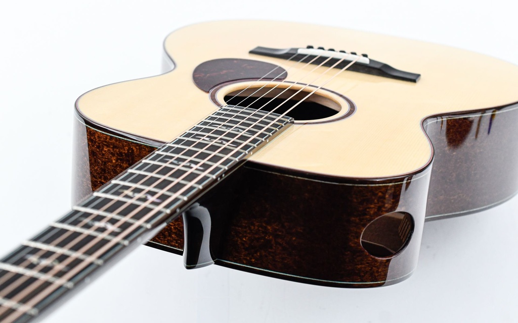 Eastman Luthier OM Quilted Sapele European Spruce-8.jpg