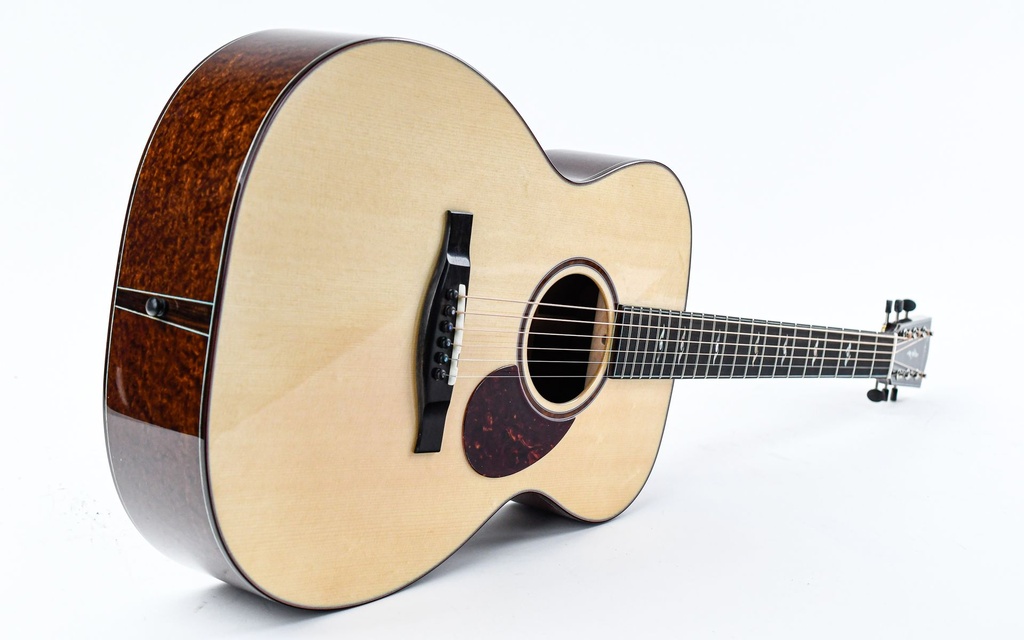 Eastman Luthier OM Quilted Sapele European Spruce-11.jpg