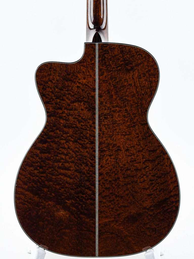 Eastman Luthier OMCE Quilted Sapele European Spruce-6.jpg
