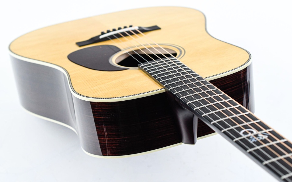 Santa Cruz B_PW Brad Paisley Signature-9.jpg