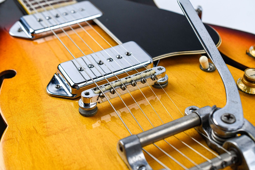 Gibson ES330 1967-11.jpg