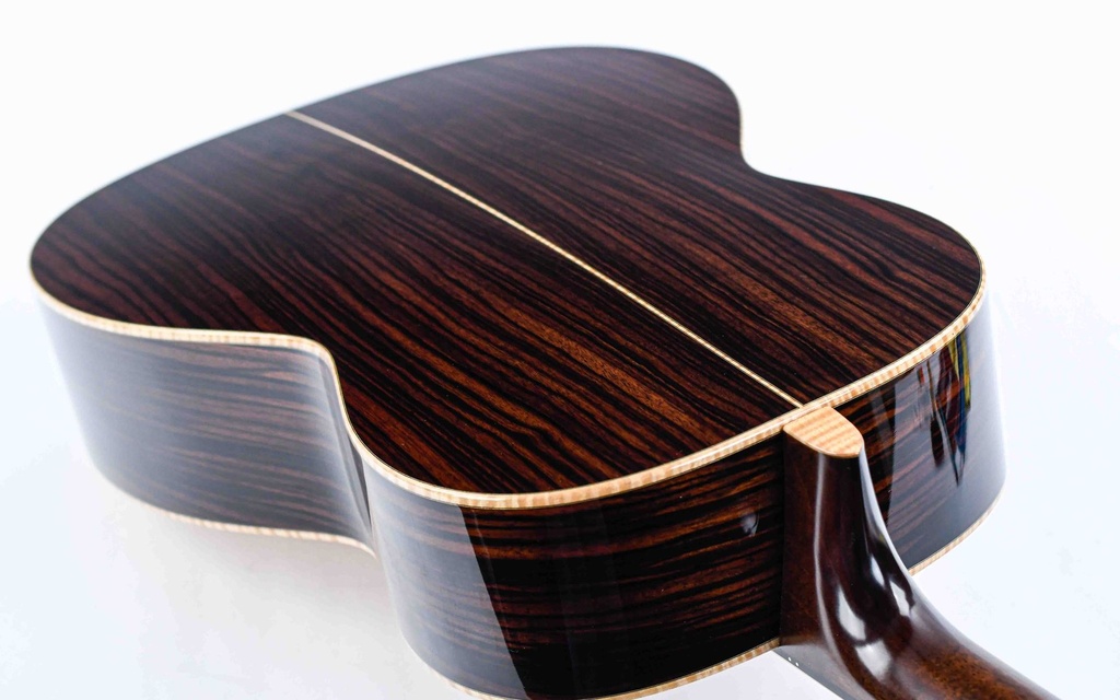 Goodall 000 12 Fret Macassar Ebony AAA Italian Spruce 2019-9.jpg
