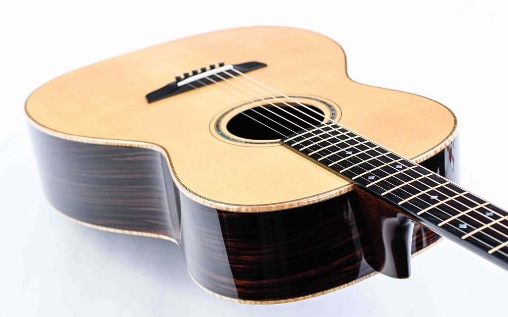 Goodall 000 12 Fret Macassar Ebony AAA Italian Spruce 2019-8.jpg