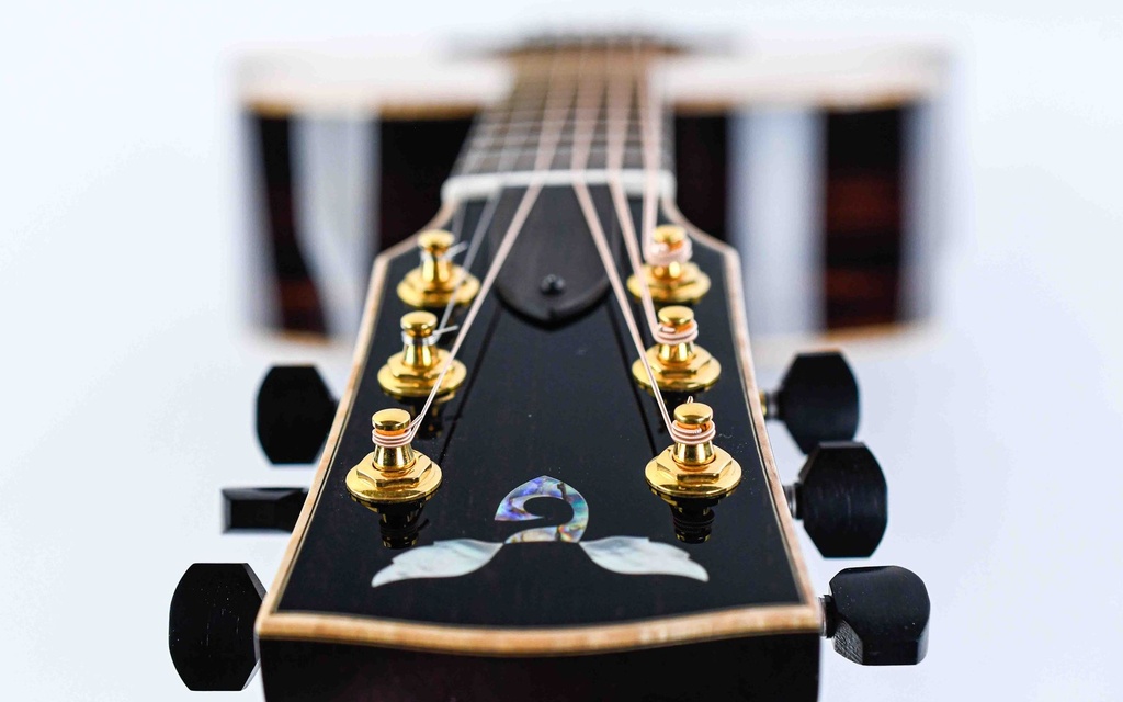 Goodall 000 12 Fret Macassar Ebony AAA Italian Spruce 2019-12.jpg