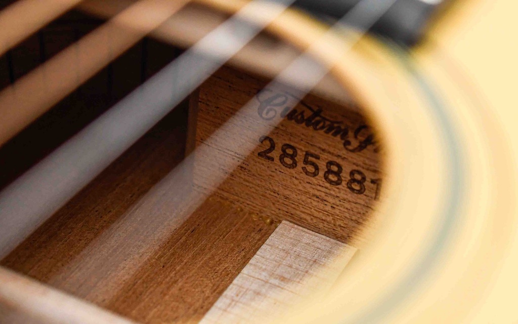 Martin Custom Shop Size 5-18 Mahogany Spruce-12.jpg