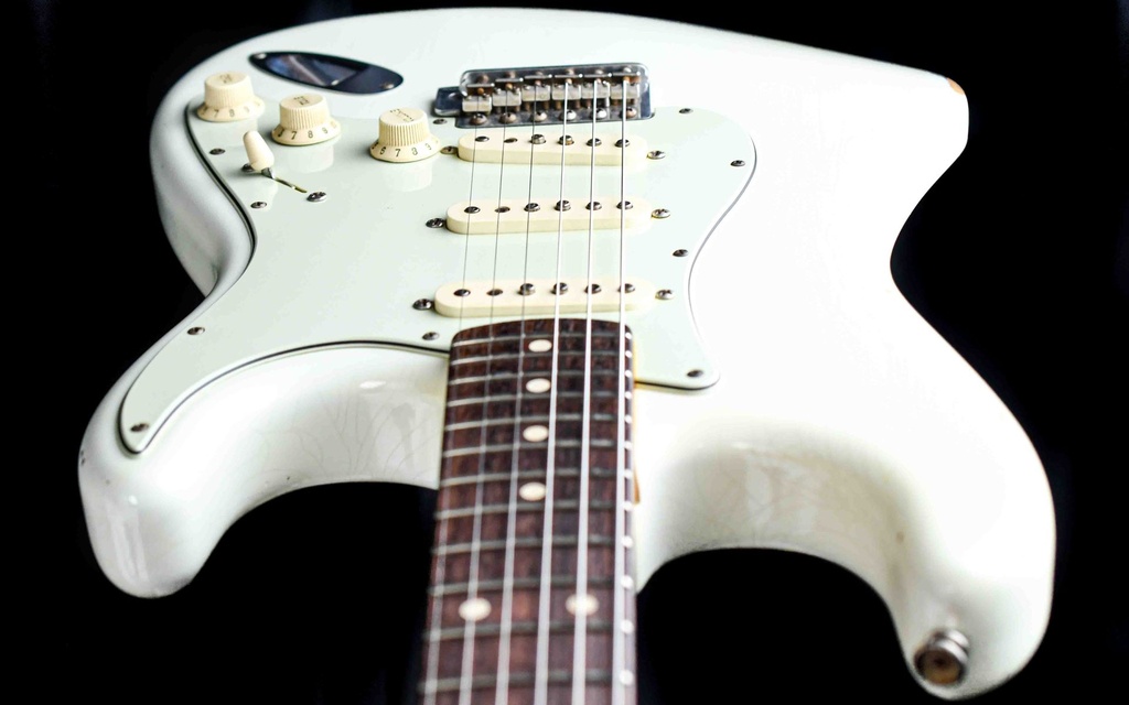 Fender Custom Shop 1960 Stratocaster Olympic White Relic 2012-12.jpg