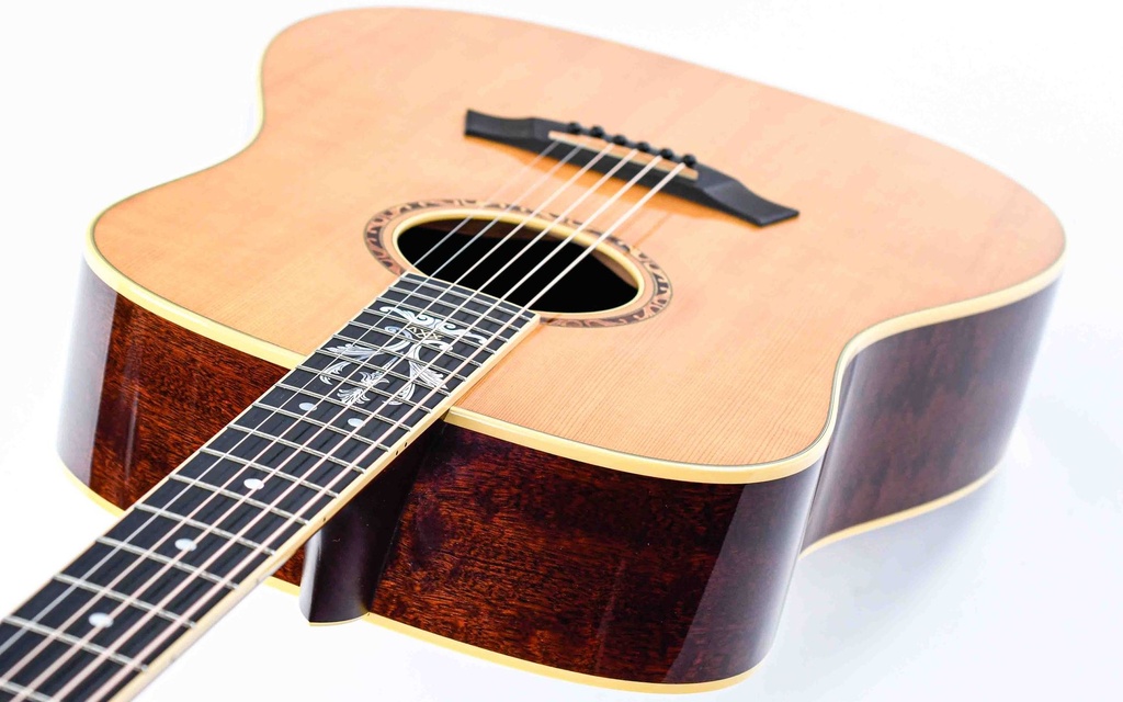 [99072-066] Taylor XXV-DR Limited no. 43 of 500 1999-8.jpg