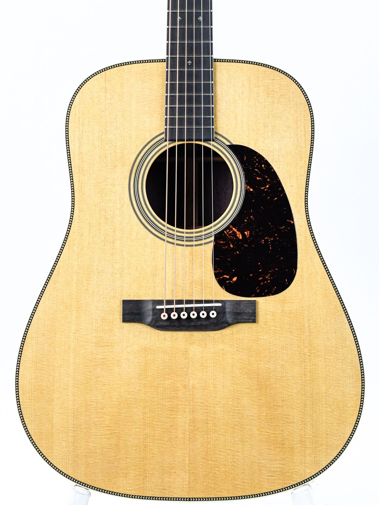 Martin HD28 Standard Refresh Natural-3.jpg