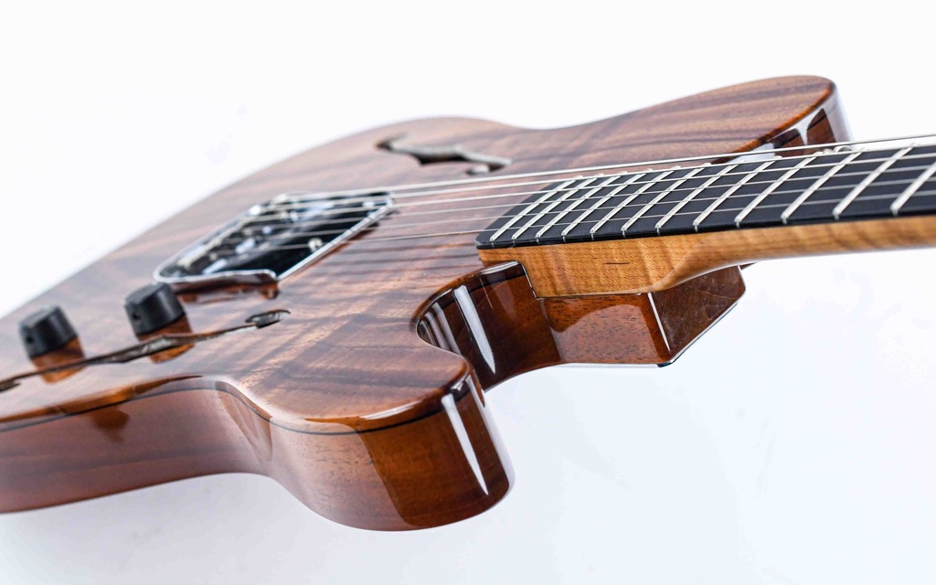 Fender Custom Shop Esquire Thinline Koa-9.jpg