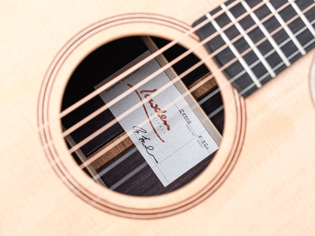 Lowden F32C Indian Rosewood Spruce-12.jpg