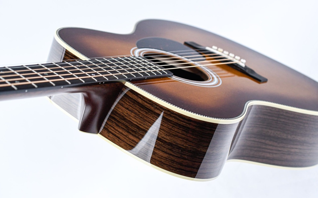 Martin OM28 Standard Refresh Ambertone-8.jpg
