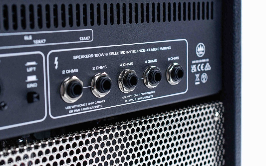 Ampeg V-4B Bass Head-14.jpg