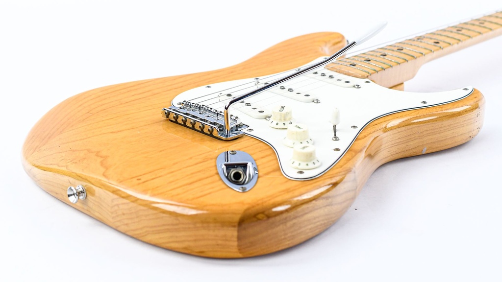 Fender Stratocaster Natural 1974-11.jpg