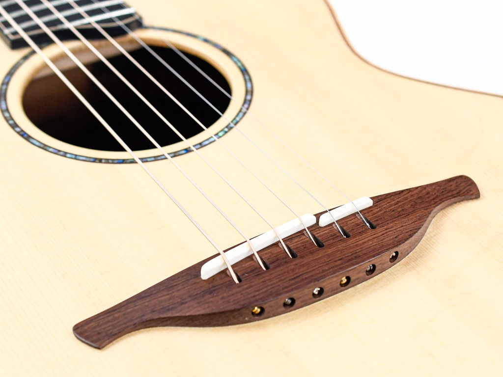 Lowden S35 Alpine Spruce Walnut 2023-11.jpg