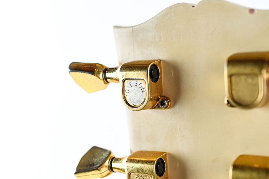 Gibson Les Paul Custom Alpine White Refin 1976-8.jpg