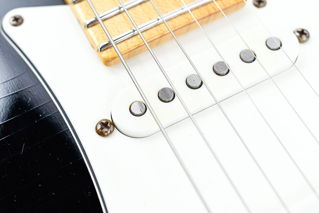 Suhr Antique Classic S Black Light Aged 2018-14.jpg