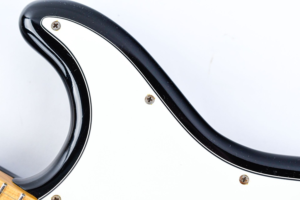 Suhr Antique Classic S Black Light Aged 2018-17.jpg