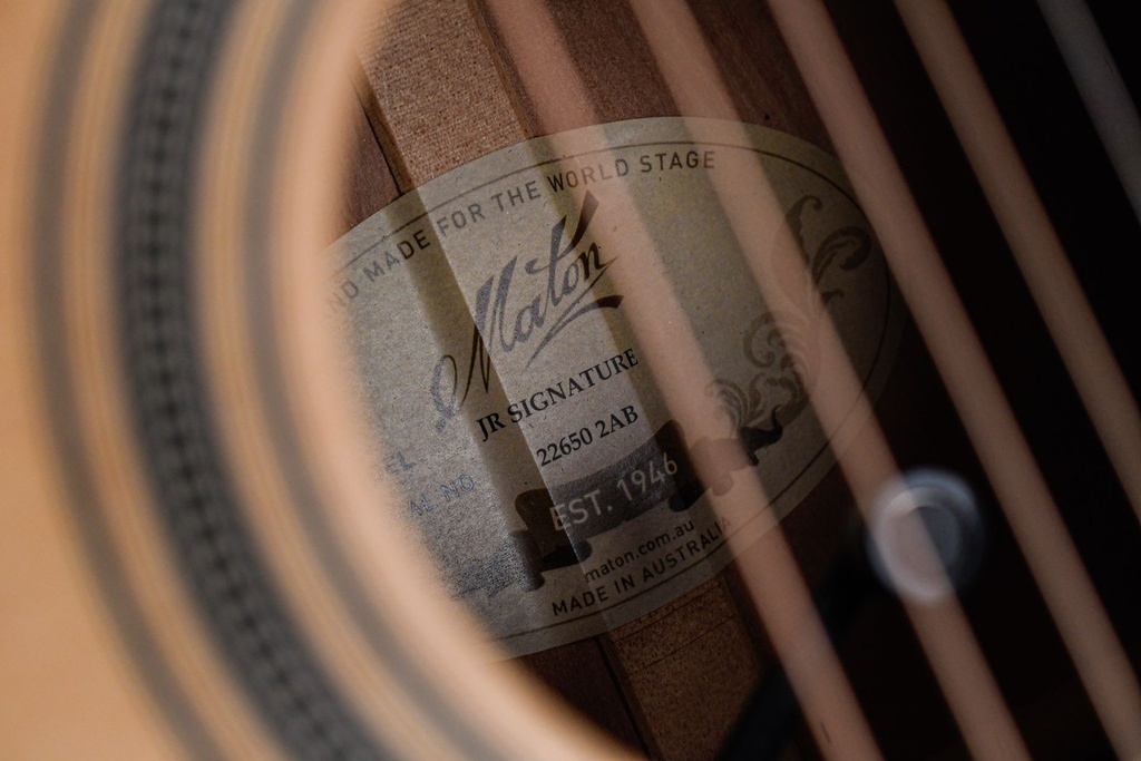 Maton EBG808C Joe Robinson 2021-13.jpg