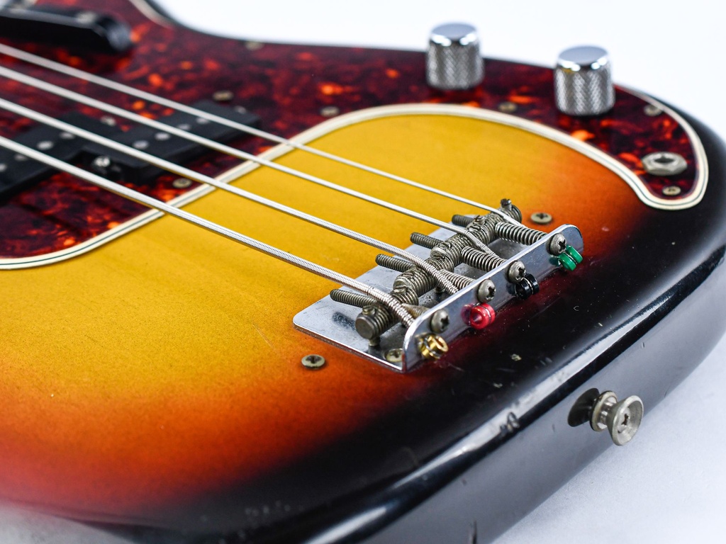 Fender Precision Bass Sunburst 1966-10.jpg