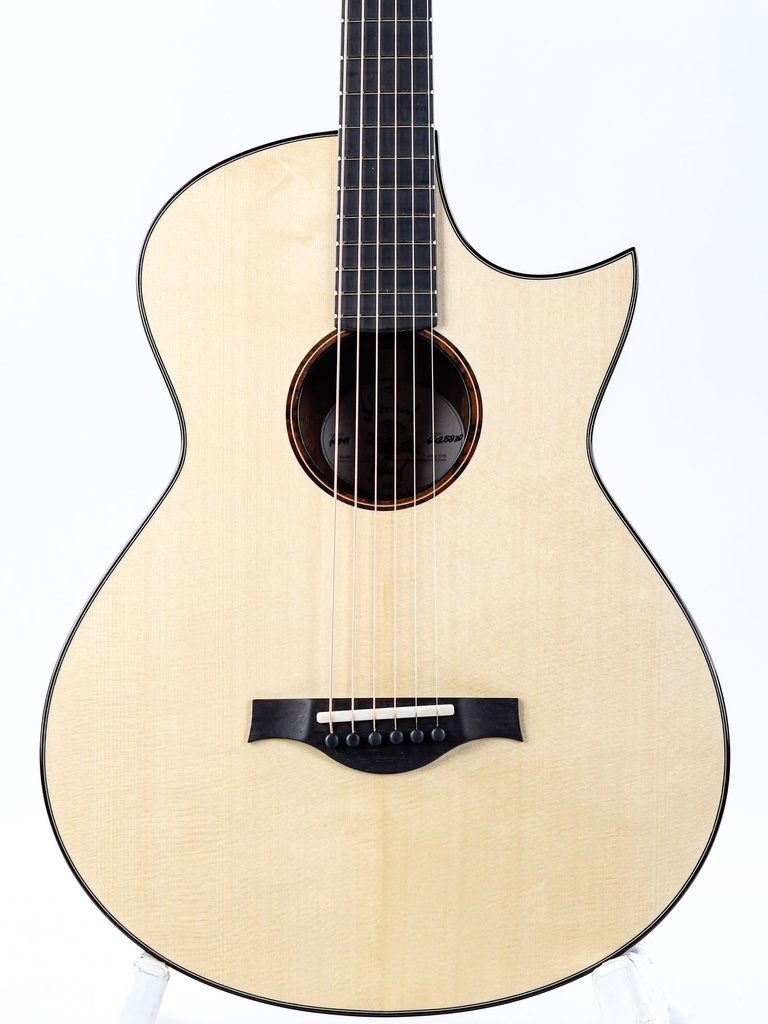 Volker Hörauf HO11 12 Fret African Koa Swiss Spruce-3.jpg