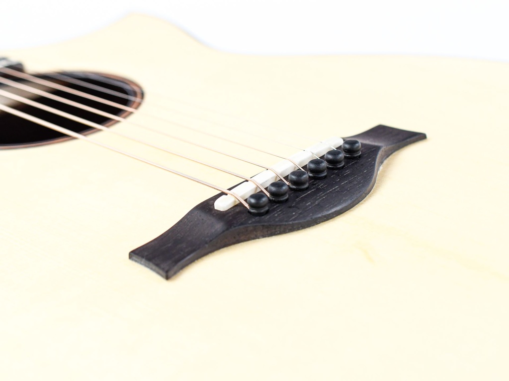 Volker Hörauf HO11 12 Fret African Koa Swiss Spruce-10.jpg