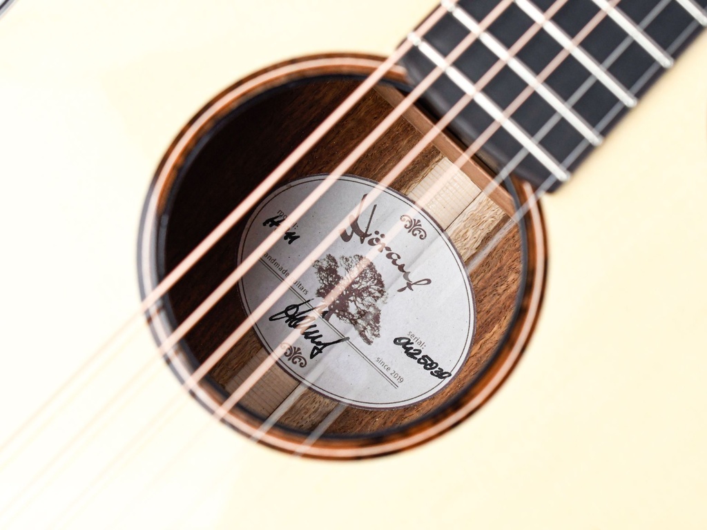 Volker Hörauf HO11 12 Fret African Koa Swiss Spruce-11.jpg