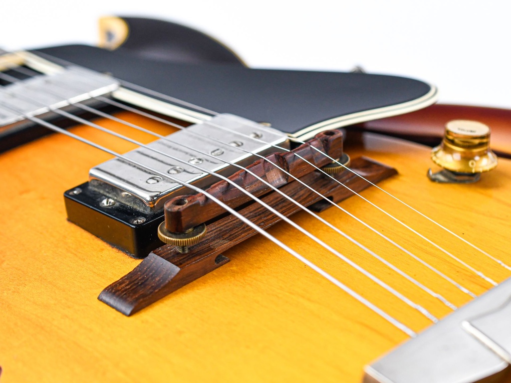 Gibson ES175D Sunburst 1960-10.jpg