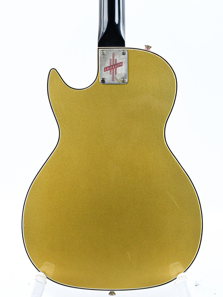 Gun Guitars Neptune Bass VI Gold-6.jpg