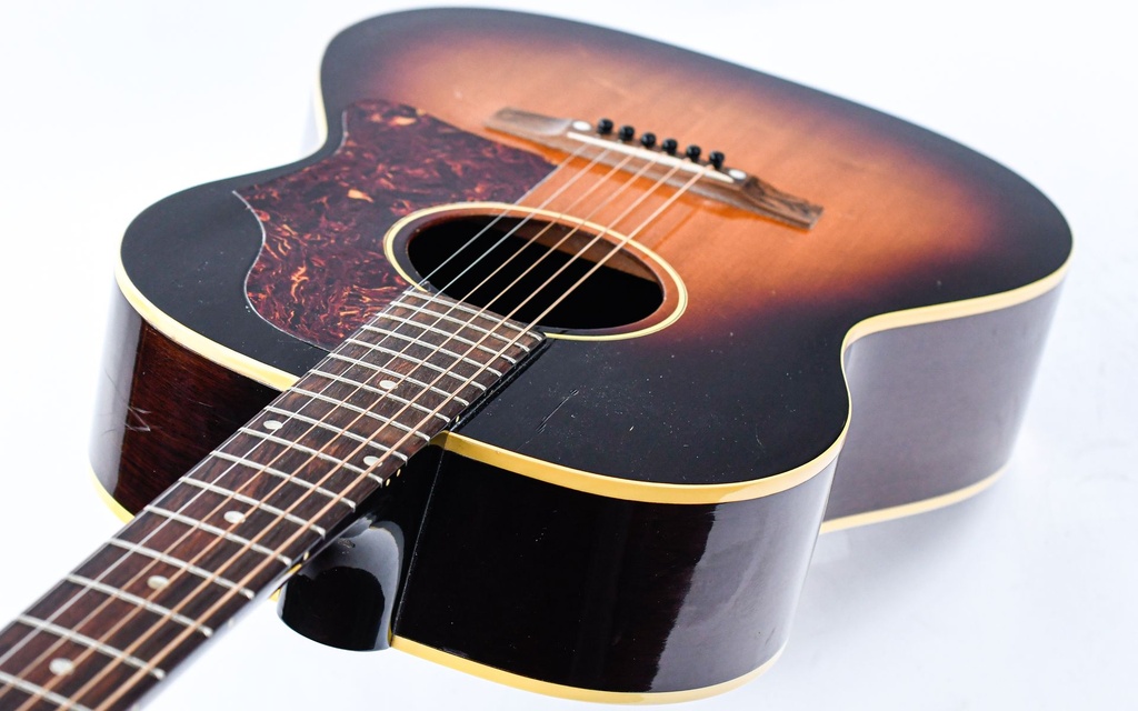 [S76122] Gibson LG1 Sunburst 1959-8.jpg