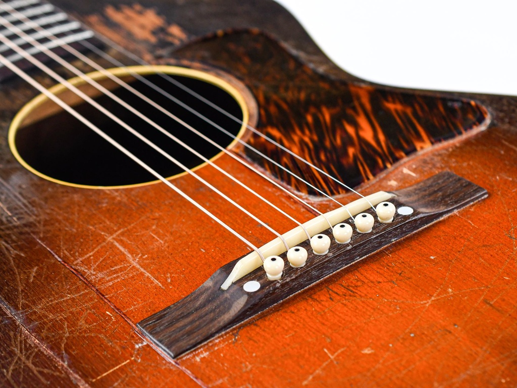 [geen FON] Gibson L0 Sunburst 1937-10.jpg