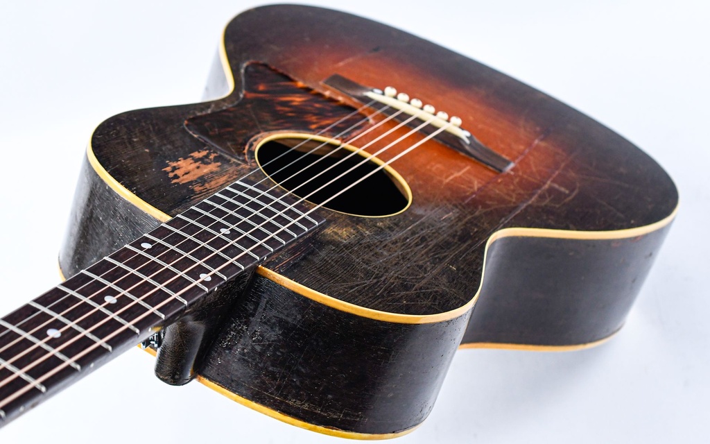 [geen FON] Gibson L0 Sunburst 1937-8.jpg