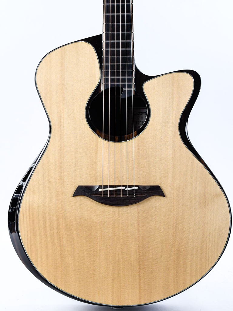 Waanders Grand Fingerstyle Madagascar Rosewood Italian Spruce 2018-4.jpg