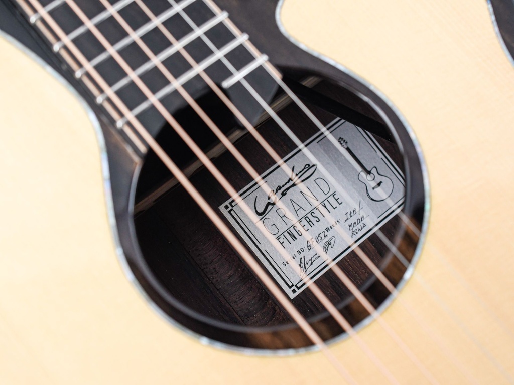 Waanders Grand Fingerstyle Madagascar Rosewood Italian Spruce 2018-12.jpg