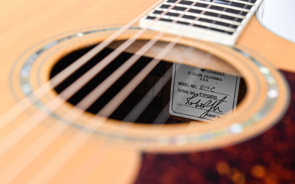 Taylor 814C 1997-11.jpg
