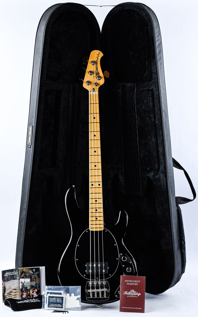 Music Man Retro 70s Stingray Black-1.jpg