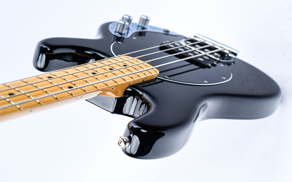 Music Man Retro 70s Stingray Black-8.jpg